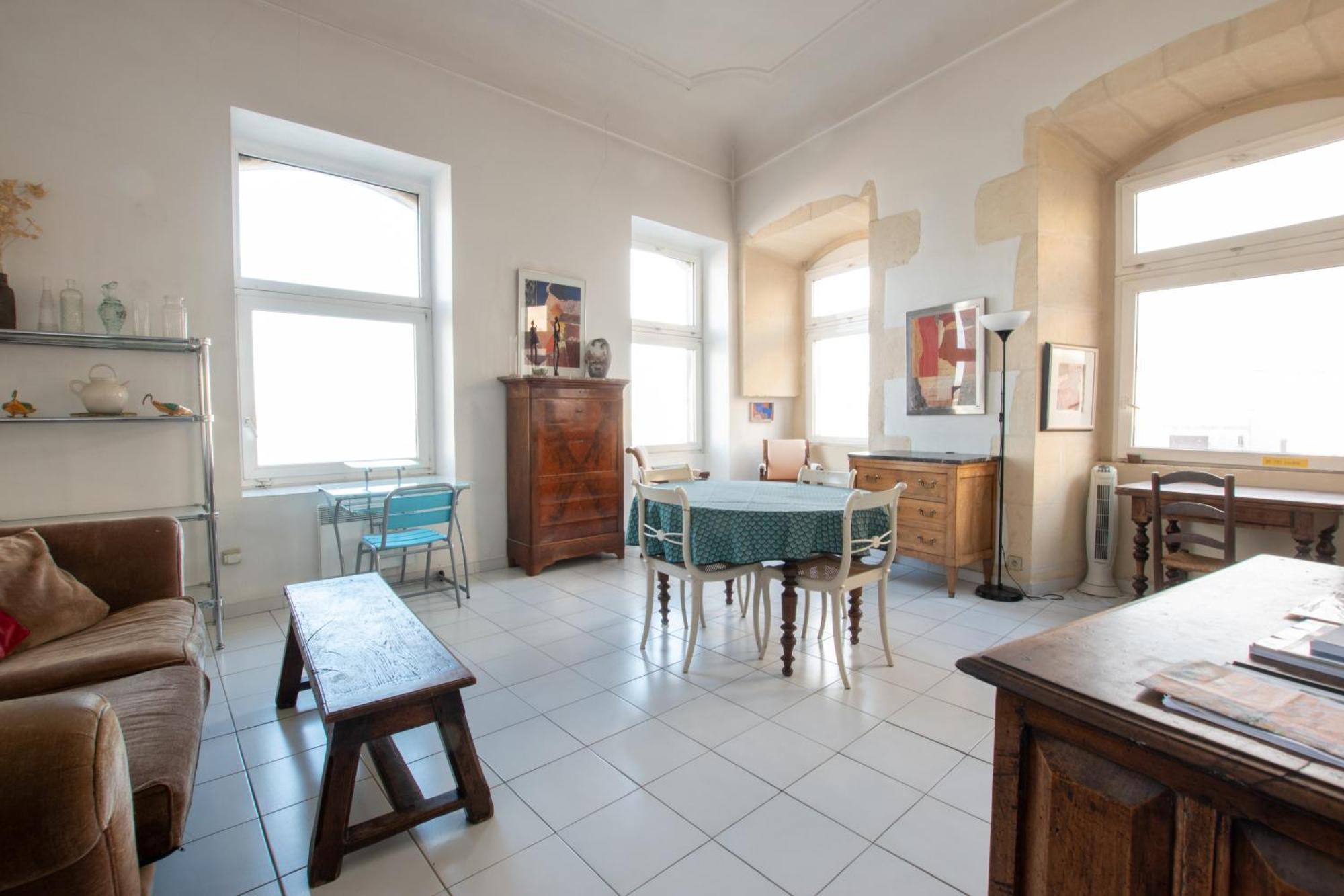 Renne - Vue Imprenable Sur Le Rhone Apartment Arles Exterior photo
